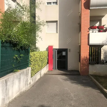Apartment Avec Parking *